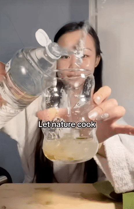Ở Việt Nam có một loại cây, vừa giúp tóc óng mượt, vừa  kích thích tăng collagen cho da, đến phụ nữ Hàn cũng tận dụng làm đẹp mỗi tuần- Ảnh 5.