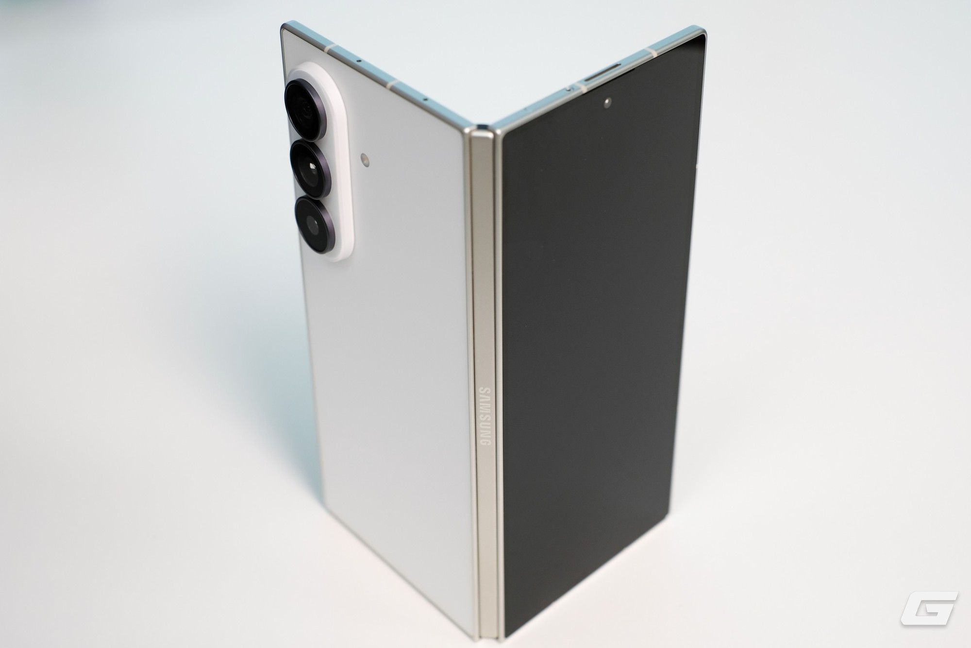 Chưa chính thức mở bán, Galaxy Z Fold8 đã có mức giá thấp hơn đáng kể so với niêm yết- Ảnh 5.