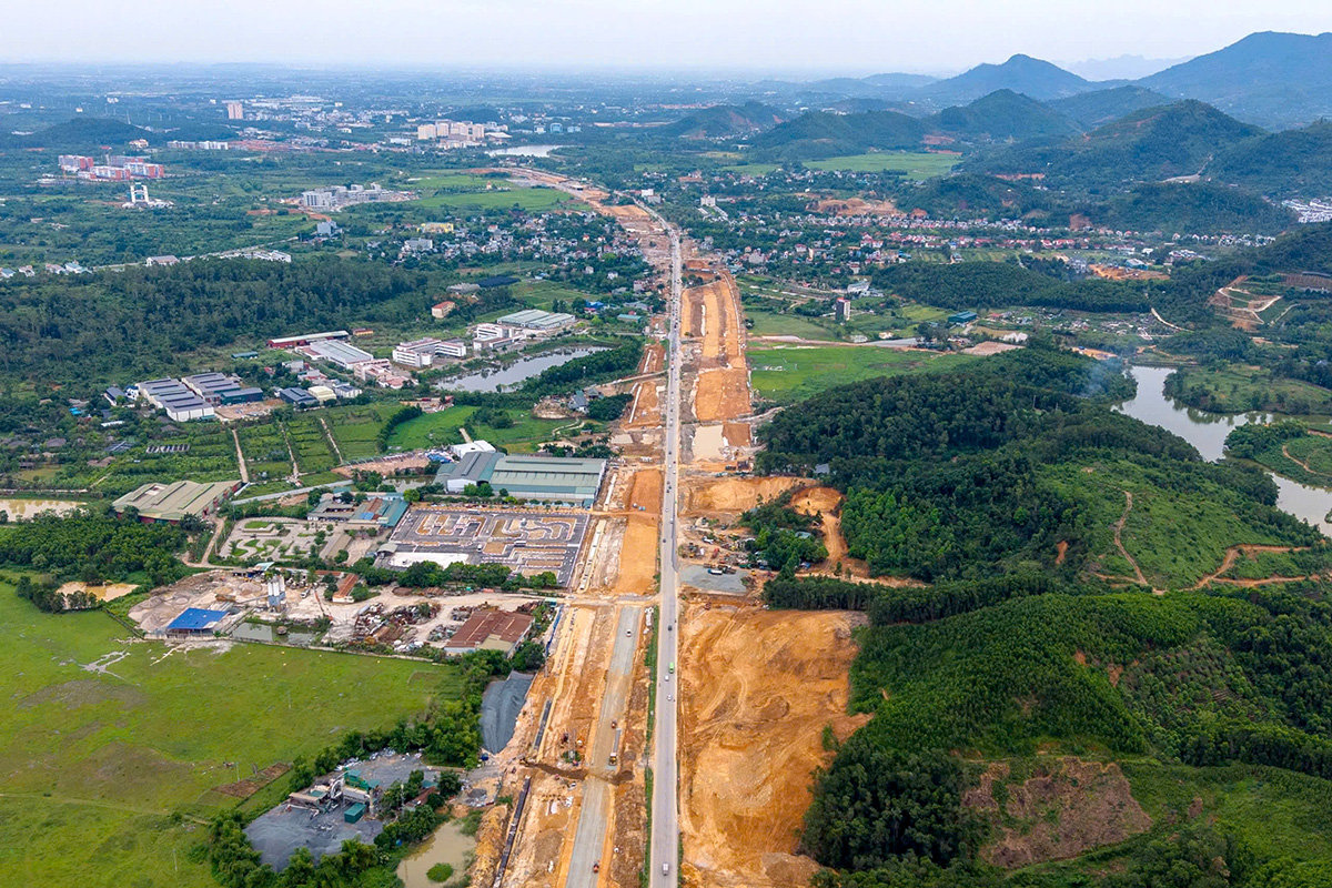 Trên công trường xây dựng cao tốc Đại lộ Thăng Long nối quốc lộ 21 với cao tốc Hà Nội - Hòa Bình: Nỗ lực tăng tốc về đích- Ảnh 3.