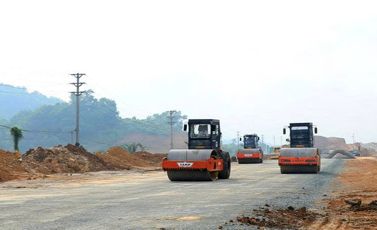 Trên công trường xây dựng cao tốc Đại lộ Thăng Long nối quốc lộ 21 với cao tốc Hà Nội - Hòa Bình: Nỗ lực tăng tốc về đích- Ảnh 4.