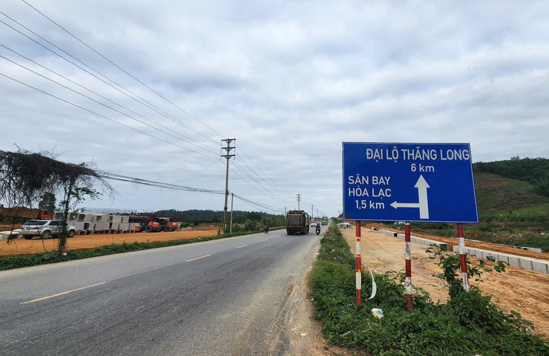 Trên công trường xây dựng cao tốc Đại lộ Thăng Long nối quốc lộ 21 với cao tốc Hà Nội - Hòa Bình: Nỗ lực tăng tốc về đích- Ảnh 7.