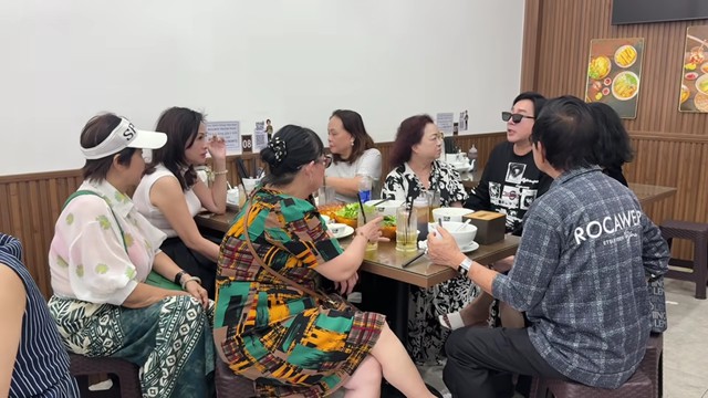 Một nhóm khách khiến NSƯT Kim Tử Long phải chạy vội về quán- Ảnh 3.