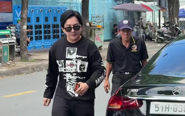 Một nhóm khách khiến NSƯT Kim Tử Long phải chạy vội về quán- Ảnh 1.