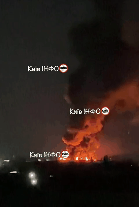 Khmelnytskyi nổ lớn 1 giờ đồng hồ, sóng xung kích phá vỡ cửa kính - 