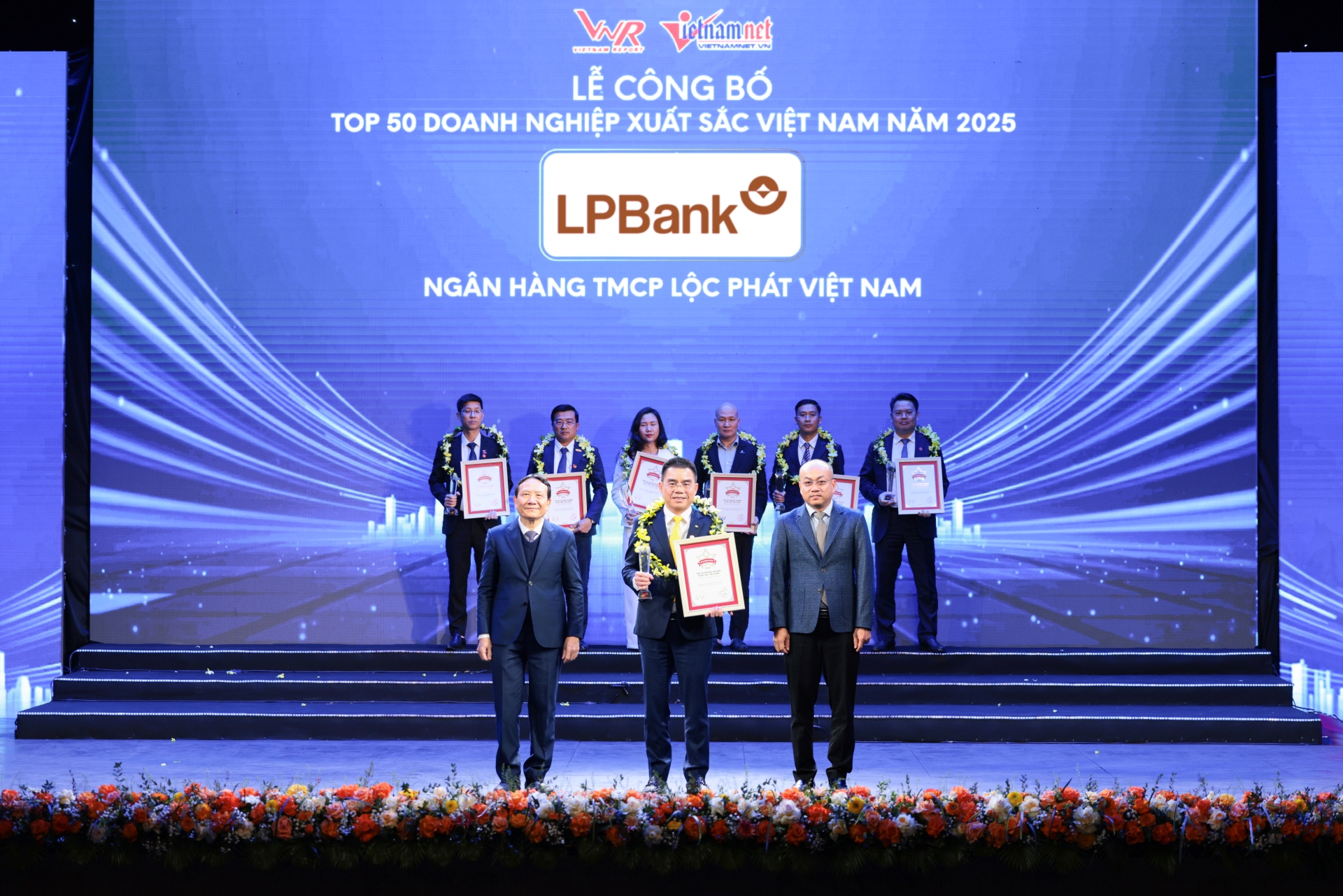 LPBank lọt Top 6 ngân hàng tư nhân nộp ngân sách lớn nhất Việt Nam - Ảnh 3.