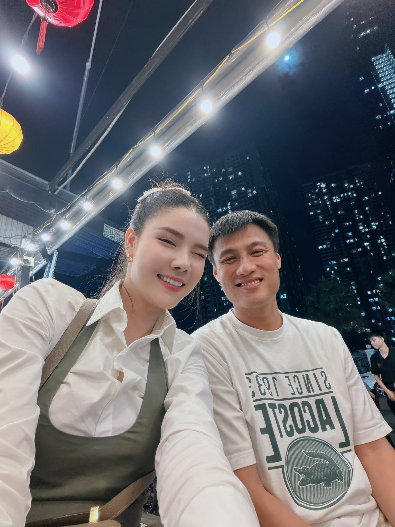 Mỹ nhân miền Tây cao 1m78 lấy chồng là cầu thủ, 10 năm hôn nhân hạnh phúc, liên tục được chồng tặng từ biệt thự đến xe sang - Ảnh 3.