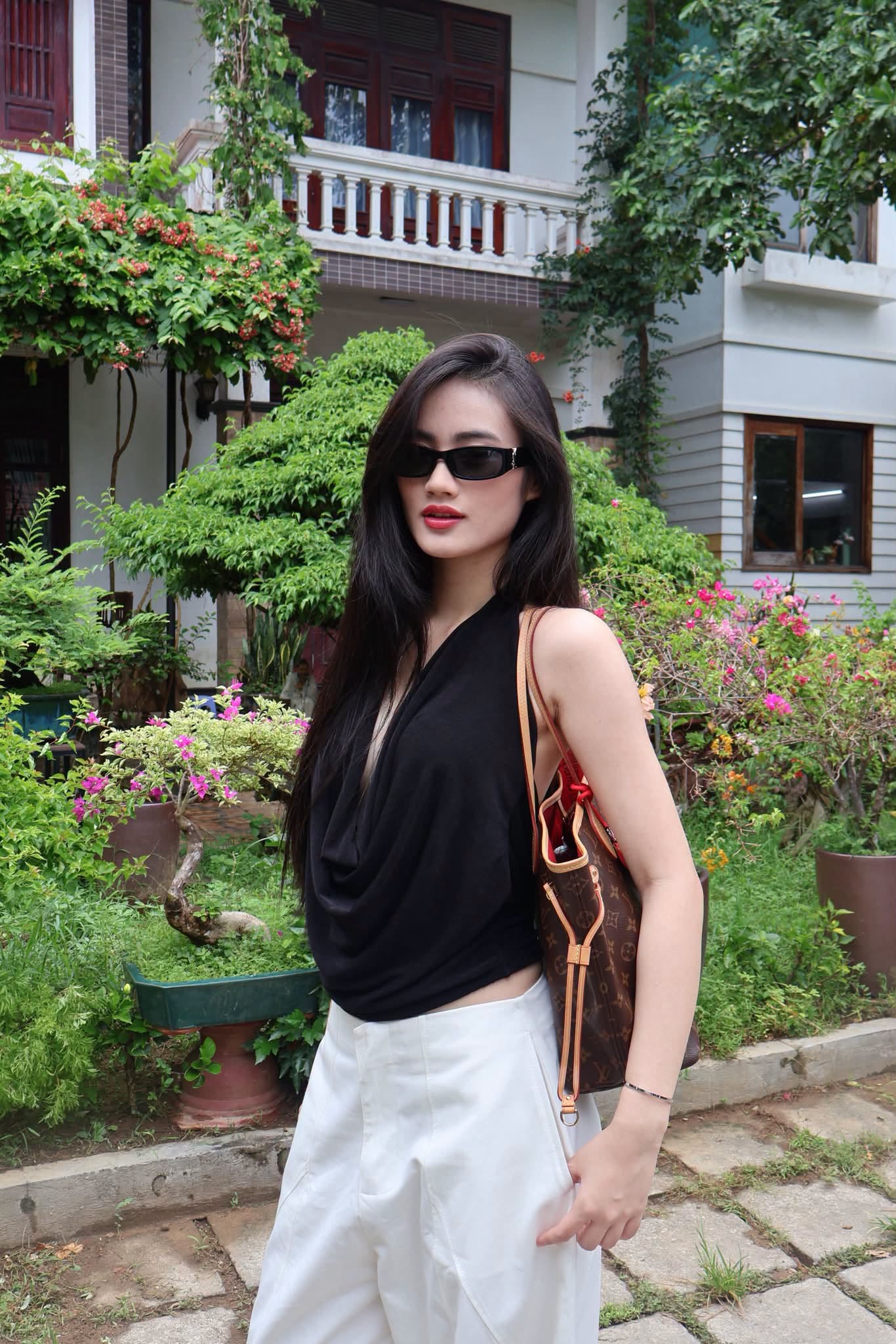 Mỹ nhân Bình Định làm chuyện không tưởng: Vừa đăng quang đã công khai bạn trai, sang Úc khi đang trong nhiệm kỳ- Ảnh 8.