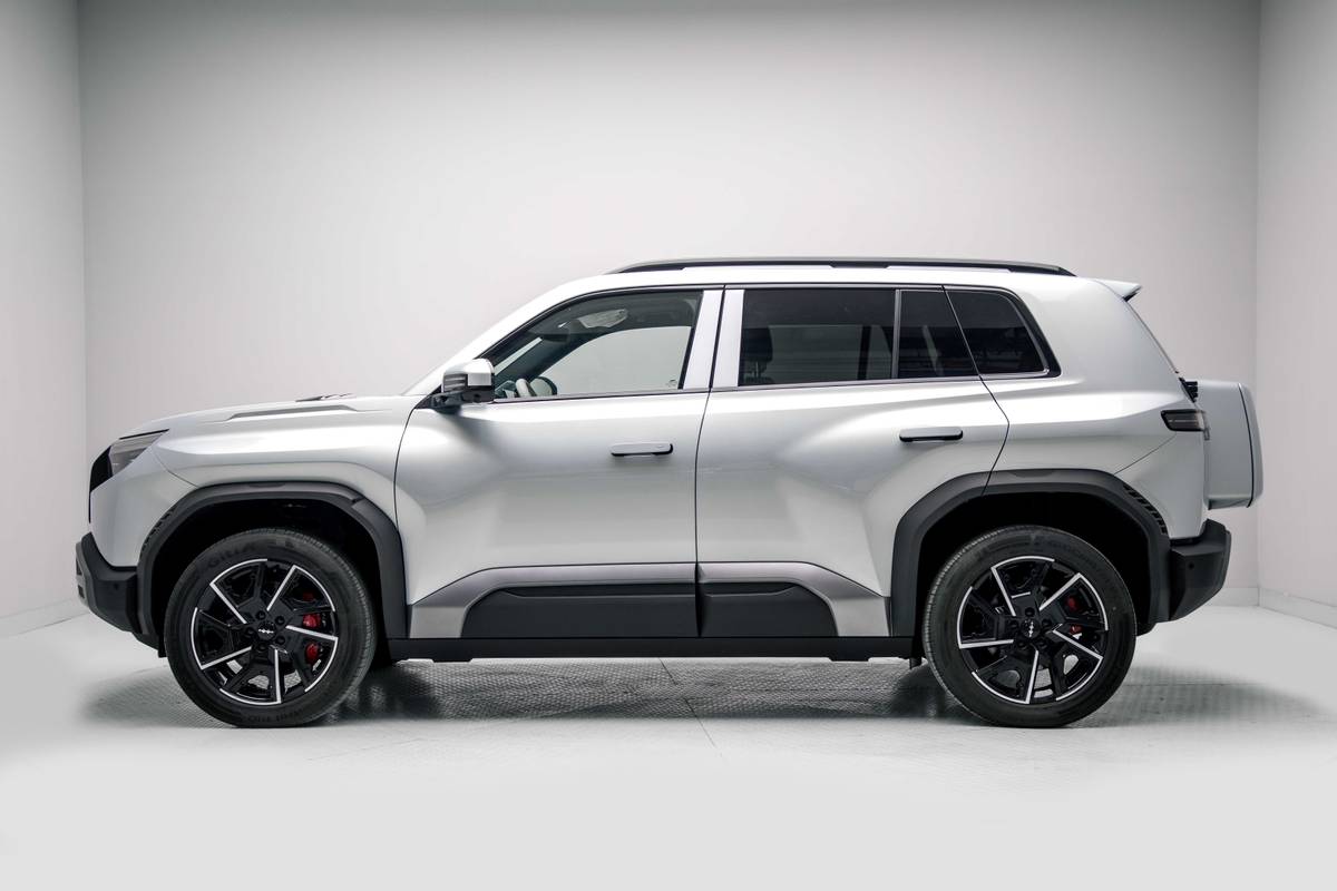 SUV mới ngang cỡ Mazda CX-5 đăng ký ở Việt Nam: Giá quy đổi từ 560 triệu đồng, sạc 9 phút gần đầy pin, chạy 620km/sạc, flycam tích hợp trên nóc - Ảnh 3.