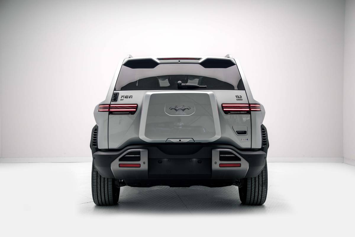 SUV mới ngang cỡ Mazda CX-5 đăng ký ở Việt Nam: Giá quy đổi từ 560 triệu đồng, sạc 9 phút gần đầy pin, chạy 620km/sạc, flycam tích hợp trên nóc - Ảnh 7.