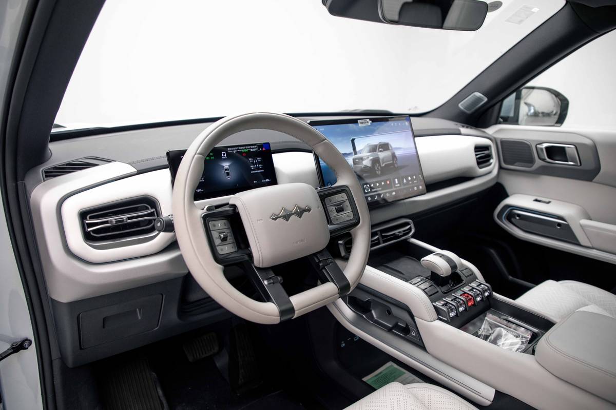 SUV mới ngang cỡ Mazda CX-5 đăng ký ở Việt Nam: Giá quy đổi từ 560 triệu đồng, sạc 9 phút gần đầy pin, chạy 620km/sạc, flycam tích hợp trên nóc - Ảnh 6.