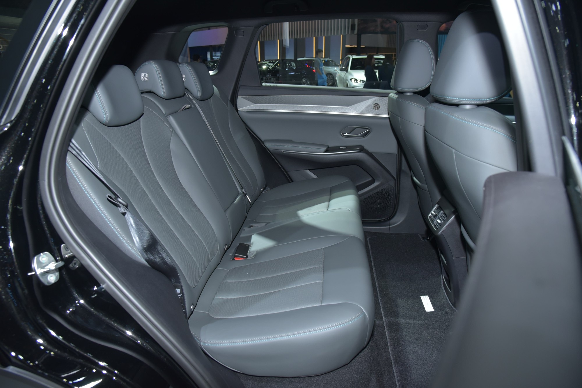 BYD Sealion 5 xuất hiện trên đường phố Việt Nam: 'Đàn em' Sealion 6, dùng máy PHEV đấu với Mazda CX-5, dự kiến mở bán trong quý IV - Ảnh 5.