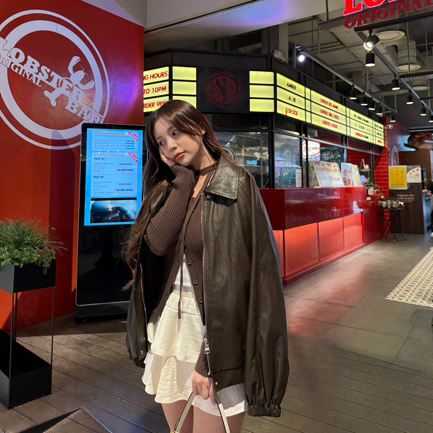 "Em gái" Hari Won - mỹ nhân liên tục được Rolls-Royce 40 tỷ đưa đón: Visual chuẩn idol từng được Noo Phước Thịnh để ý- Ảnh 9.
