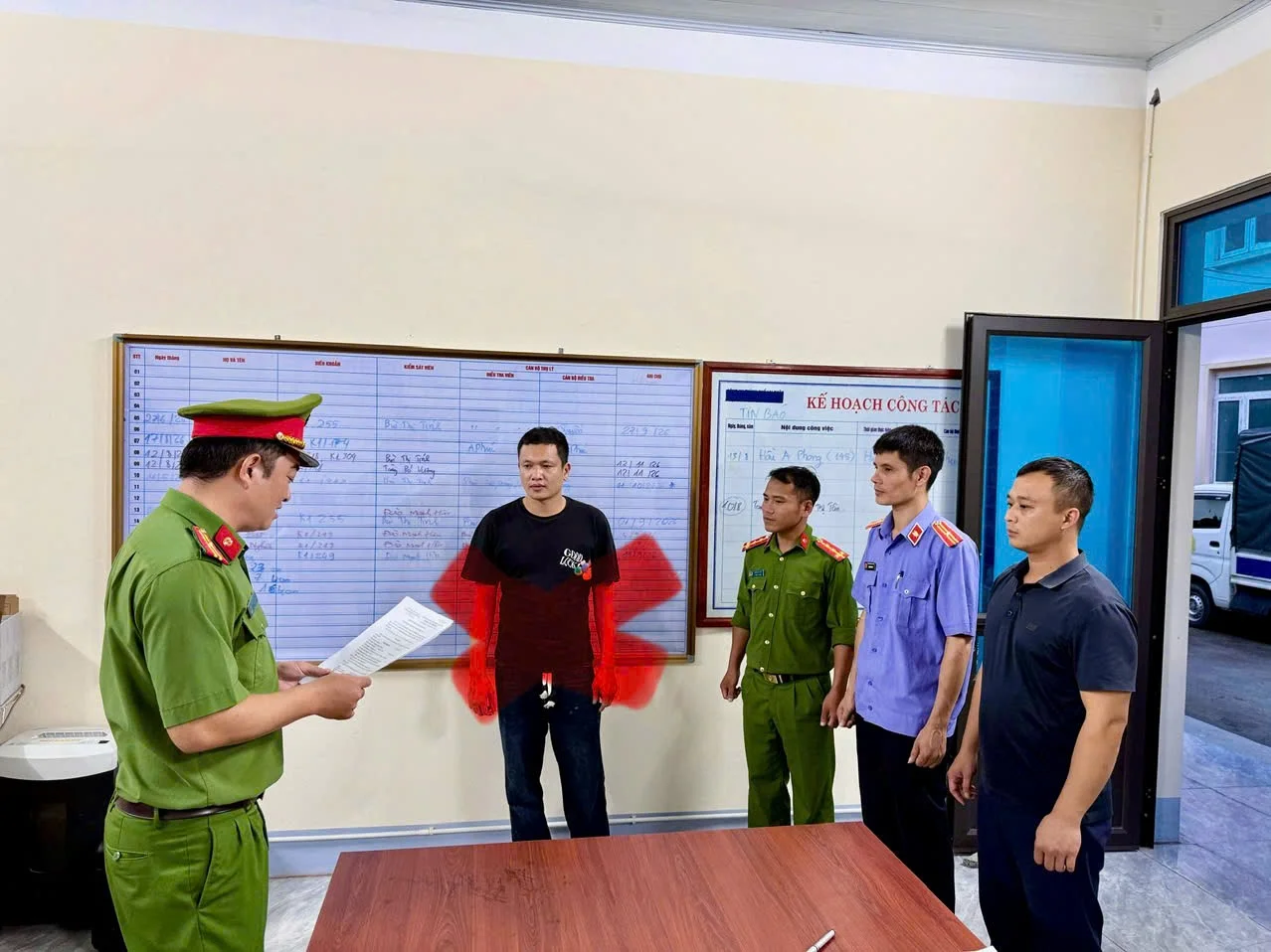 Công an điều tra tài khoản “Nga Rose”, bắt Phạm Hoàng Hà SN 1994 - Ảnh 1.