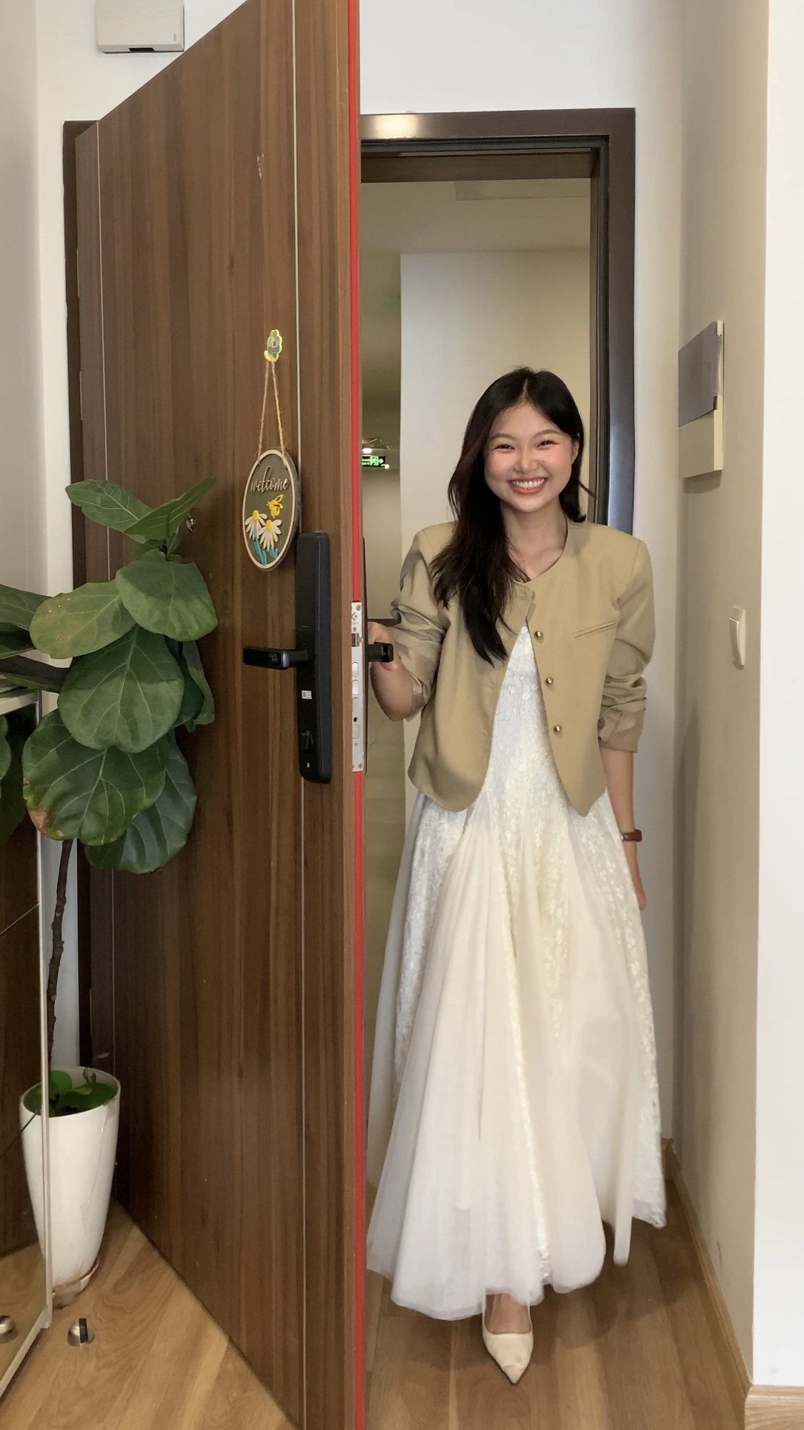 Cô gái viral với loạt ảnh “tan làm vẫn xinh”: Sắp sang tuổi 30 chỉ muốn đi làm về sớm, nấu một bữa cơm ngon rồi ăn cùng chồng- Ảnh 4.