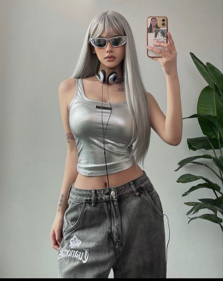 Y2K chưa hết hot, Y3K đã tới: Thời trang đang "nhảy cóc" tới năm 3000- Ảnh 10.