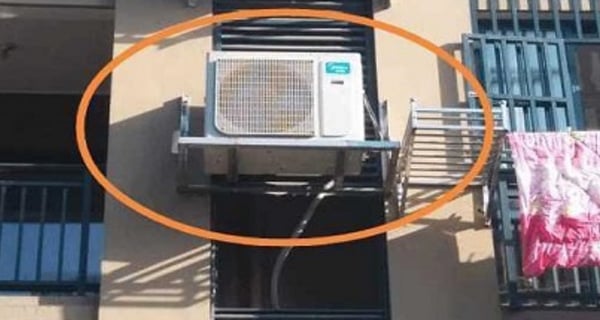 Lời khuyên cho những gia đình đang để cục nóng điều hòa ngoài ban công, trên mái nhà- Ảnh 1. Lời khuyên cho những gia đình đang để cục nóng điều hòa ngoài ban công, trên mái nhà- Ảnh 1.
