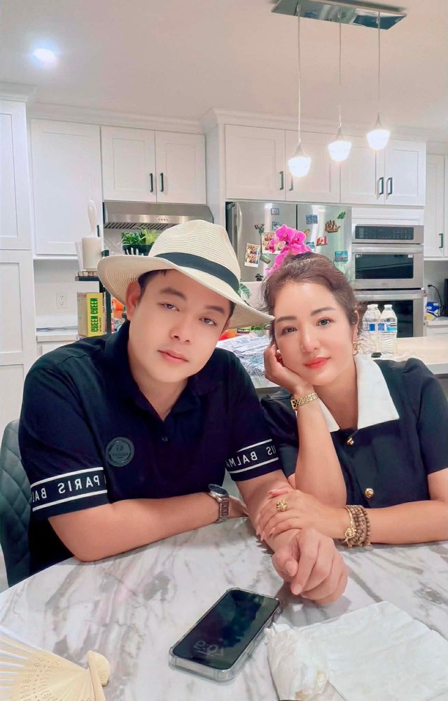 "Xong tang lễ, Quang Lê mềm yếu và khóc như trẻ con thiếu mẹ"- Ảnh 3.