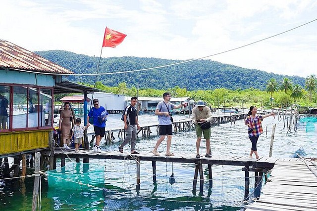 Vượt Phuket và Hawaii, một bãi biển Việt Nam bất ngờ lọt top 12 đẹp nhất thế giới- Ảnh 6.