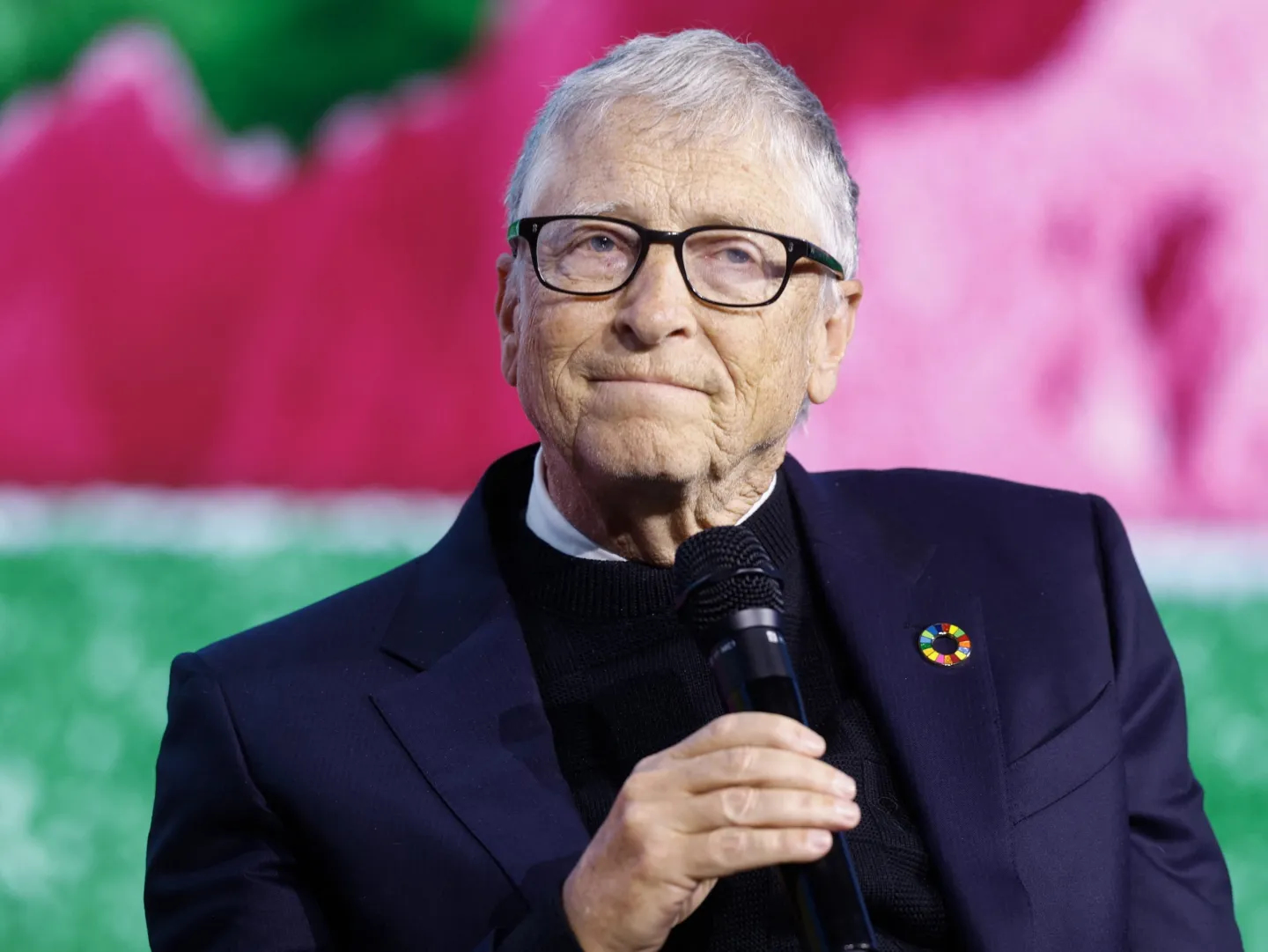 Tỷ phú Bill Gates chỉ ra 4 công việc AI không thể thay thế trong tương lai- Ảnh 1.