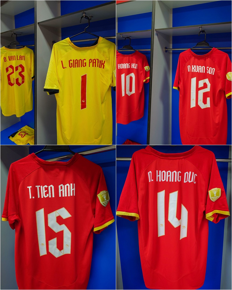 Diễn biến trận đấu Thái Lan vs Việt Nam: HLV Kim Sang-sik dùng 3 tiền đạo đấu Thái Lan - Ảnh 3. Diễn biến trận đấu Thái Lan vs Việt Nam: HLV Kim Sang-sik dùng 3 tiền đạo đấu Thái Lan - Ảnh 5.