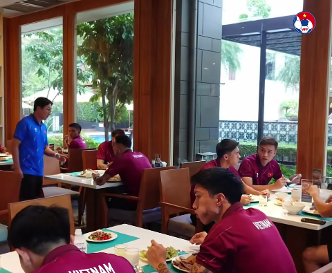 Bữa ăn của tuyển Việt Nam trước trận chung kết với Thái Lan- Ảnh 7.