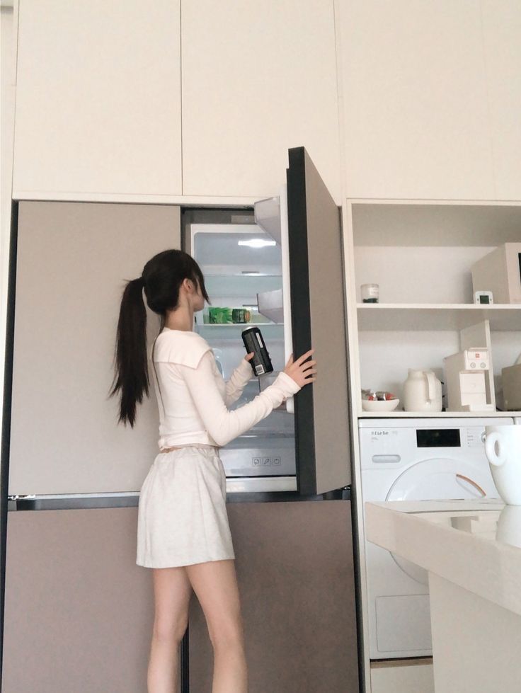 Những món đồ trong tủ lạnh nói gì về cách một người tiêu tiền?- Ảnh 1.