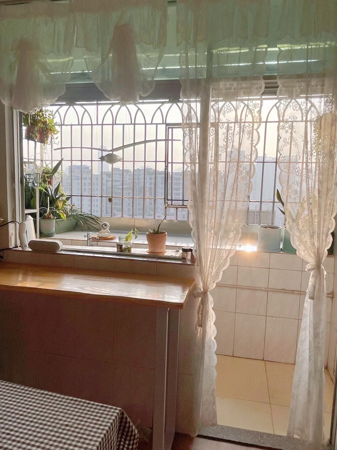 Vợ chồng lương 116 triệu/tháng sống trong nhà 40m2 ở tầng 9 không có thang máy  - Ảnh 9.