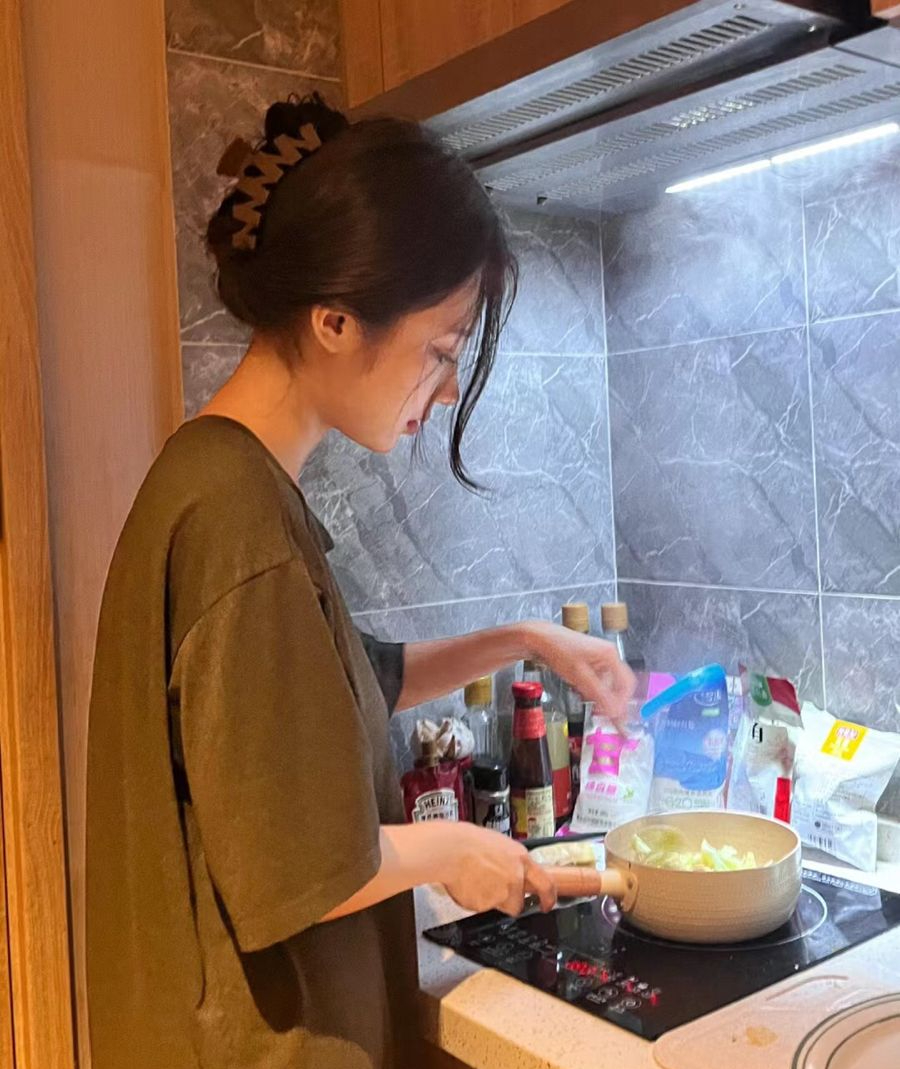 Những món đồ trong tủ lạnh nói gì về cách một người tiêu tiền?- Ảnh 2.