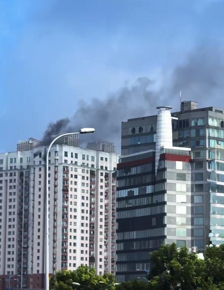 Cháy căn hộ cao ốc Phúc Thịnh ở TP.HCM- Ảnh 1.