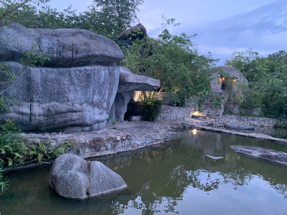 Nhà trong hang của ông Đặng Lê Nguyên Vũ - Ảnh 3.