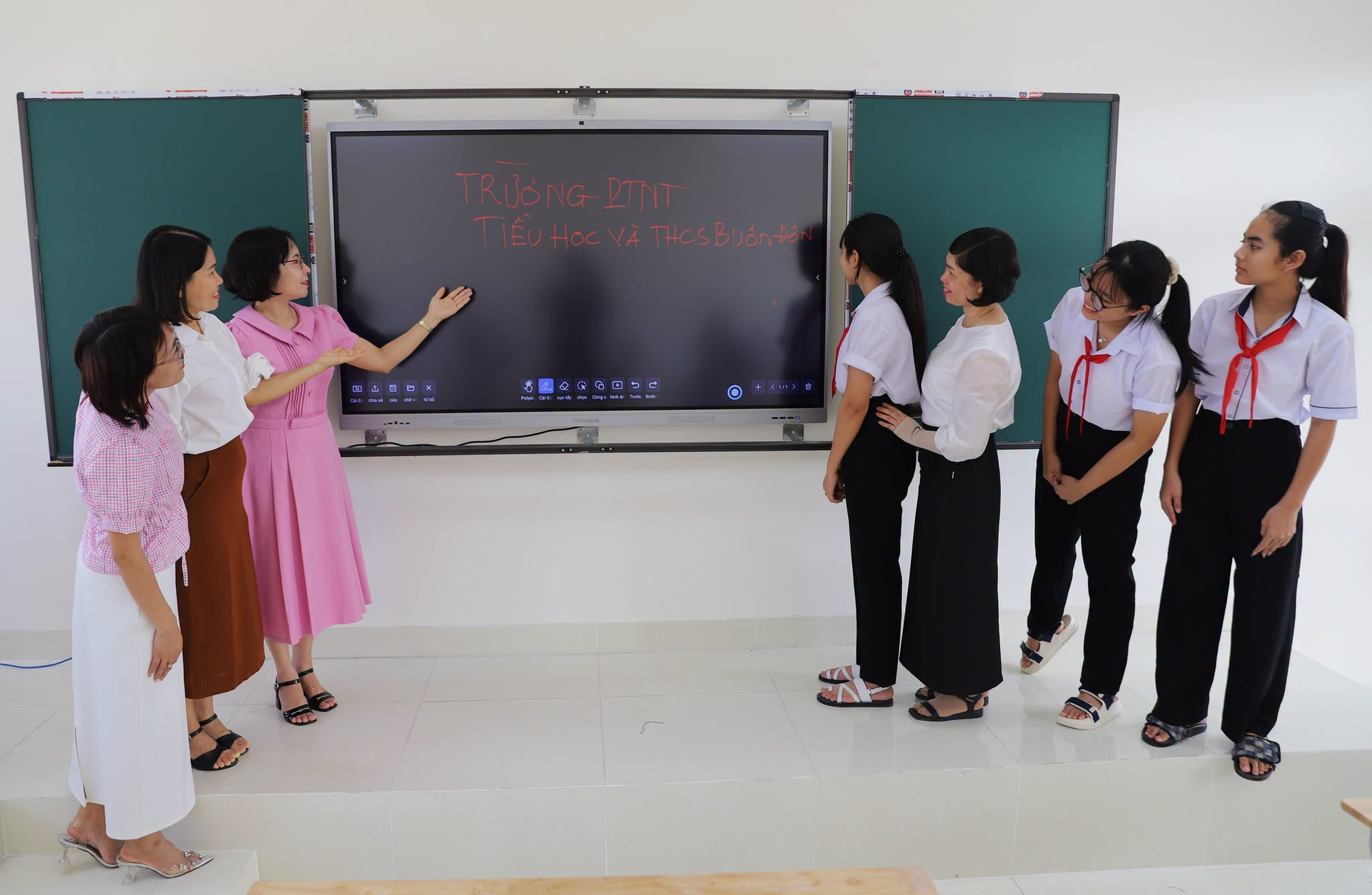 Việt Nam vừa hoàn thành 1 trường nội trú liên cấp quy mô gần 6ha, đầu tư 158 tỷ đồng: Thi công chỉ trong 9 tháng, ký túc xá có điều hòa, bình nóng lạnh - Ảnh 5.