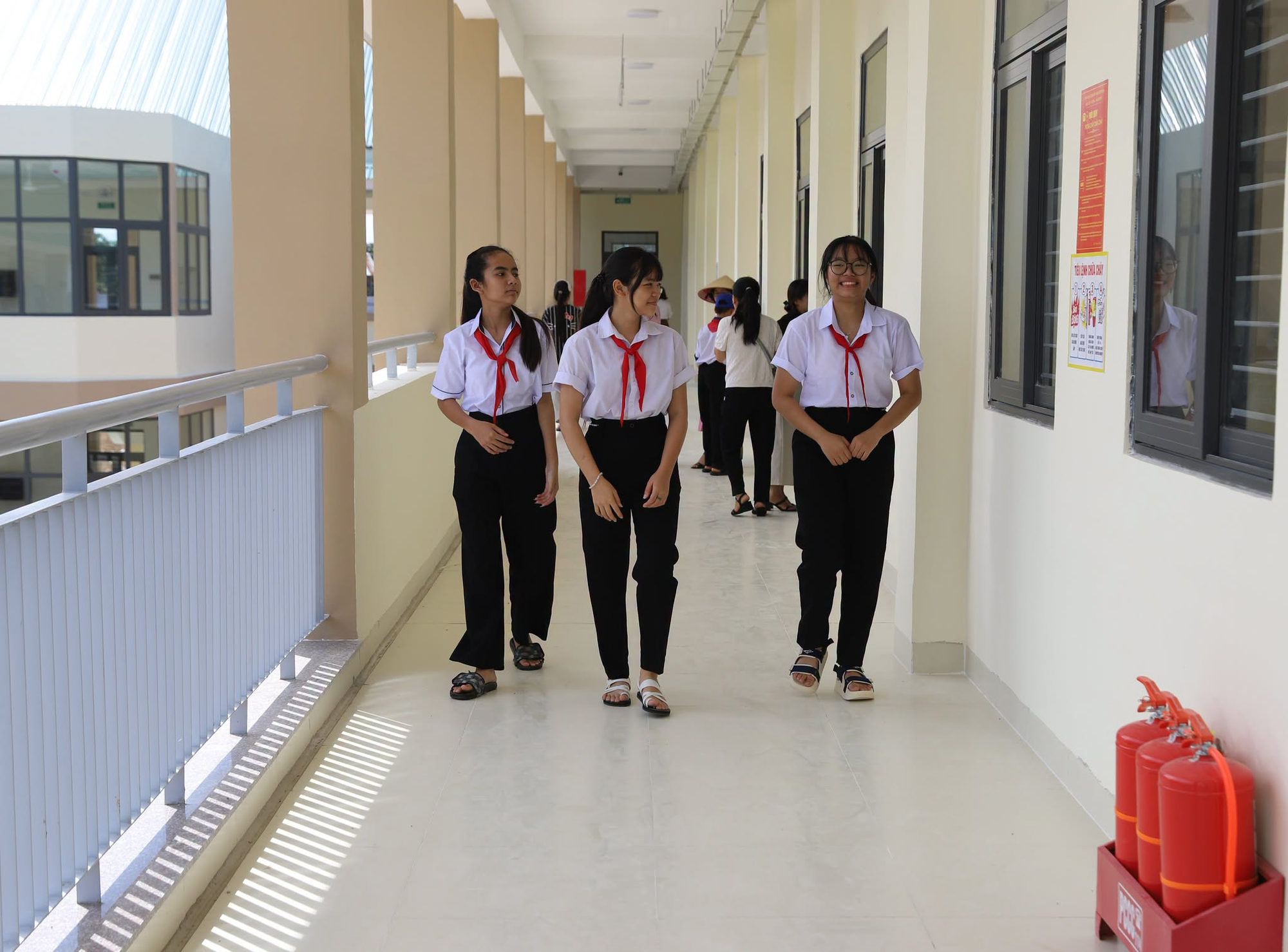 Việt Nam vừa hoàn thành 1 trường nội trú liên cấp quy mô gần 6ha, đầu tư 158 tỷ đồng: Thi công chỉ trong 9 tháng, ký túc xá có điều hòa, bình nóng lạnh - Ảnh 6.