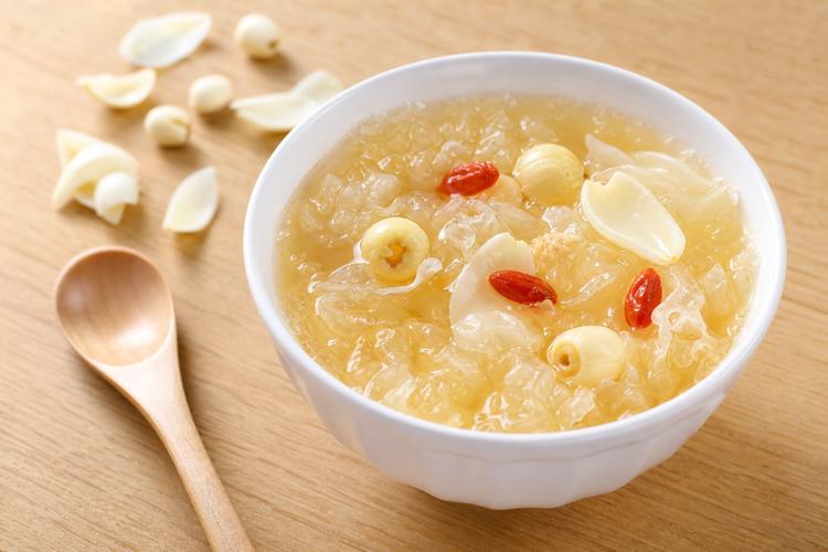 Phụ nữ muốn trẻ lâu thì hãy ăn nhiều 4 món này để giữ lại collagen, giúp da săn chắc và khỏe mạnh- Ảnh 9.