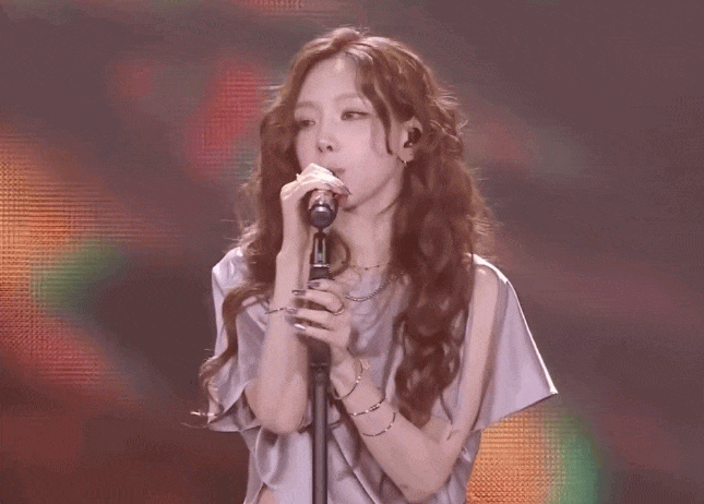 Nữ thần showbiz 20 năm vẫn nổi tiếng chỉ nhờ giọng hát, nhan sắc trong veo không hề già đi - Ảnh 3.