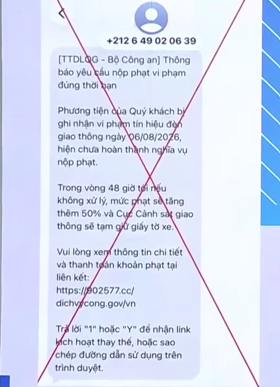 Cảnh giác với chiêu trò giả mạo hãng bay, tin nhắn phạt nguội để lừa đảo - Ảnh 1.