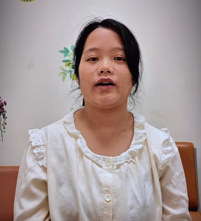 Cô gái Việt trở về sau 15 năm lưu lạc ở nước ngoài, Công an cửa khẩu cảng HKQT Nội Bài có hành động bất ngờ - Ảnh 1.