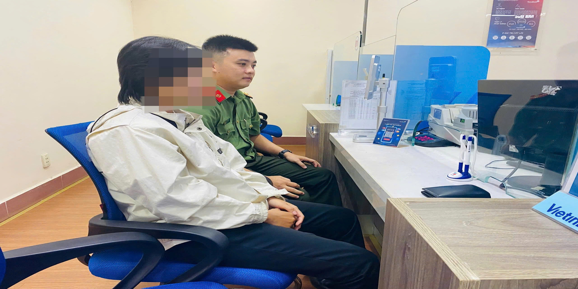 Người phụ nữ lo lắng suốt 45 ngày vì giao dịch chuyển khoản 10 triệu đồng, công an tiến hành xác minh và đối chiếu thông tin - Ảnh 1.