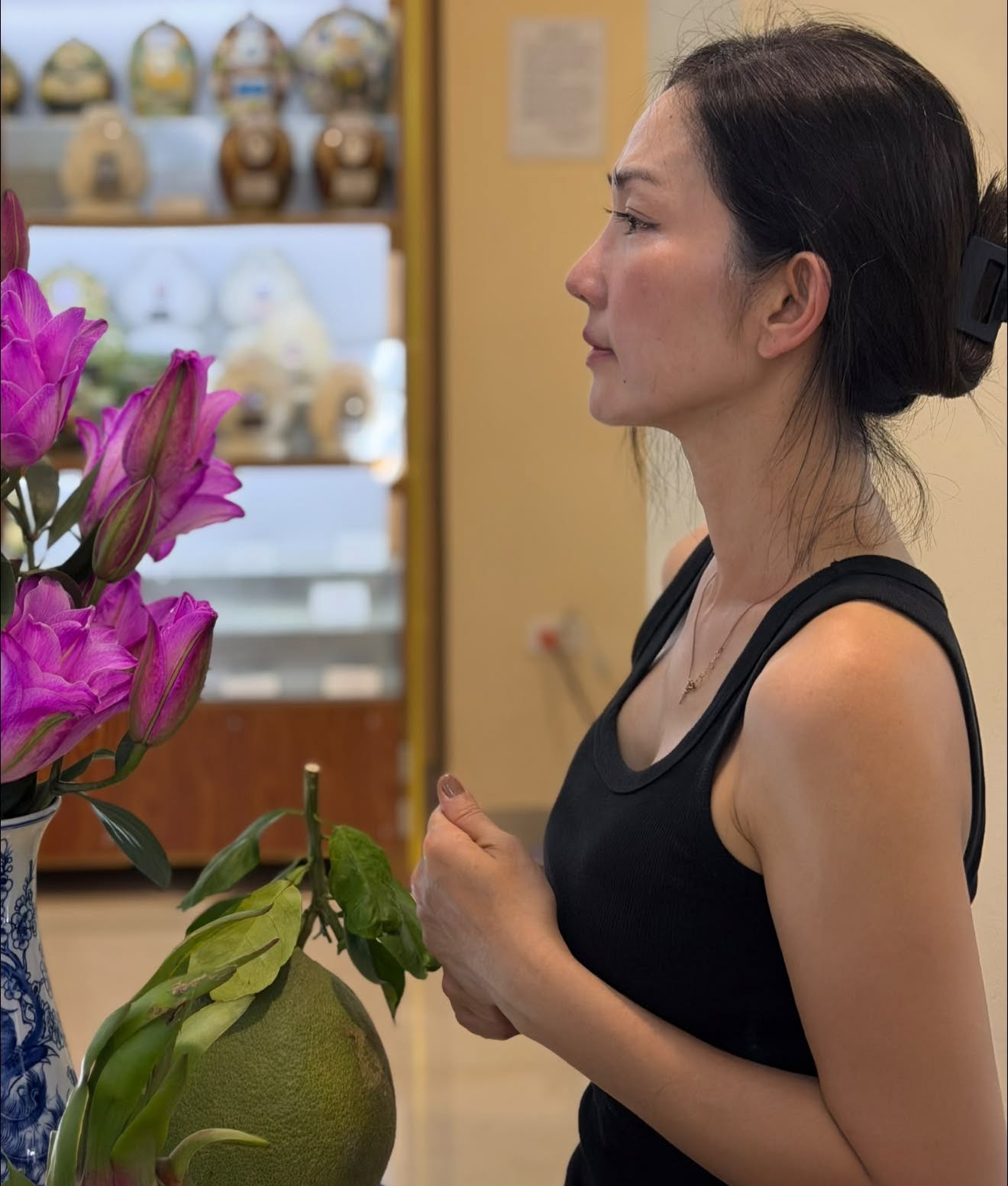 Kim Hiền từ Mỹ về Việt Nam sau ly hôn chồng doanh nhân, đứng ngoài nhà cũ, lặng lẽ nhìn vào- Ảnh 4.