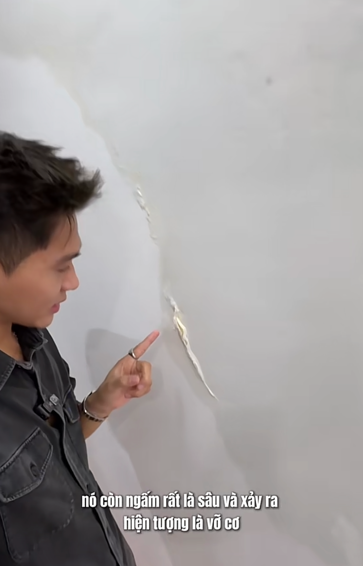 Nhà mới xây 2 năm đã loang lổ vì mưa kéo dài: Vì sao càng đục tường trát lại càng khó hết thấm?- Ảnh 6.