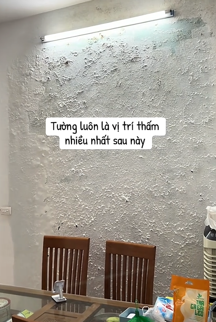 Nhà mới xây 2 năm đã loang lổ vì mưa kéo dài: Vì sao càng đục tường trát lại càng khó hết thấm?- Ảnh 8.