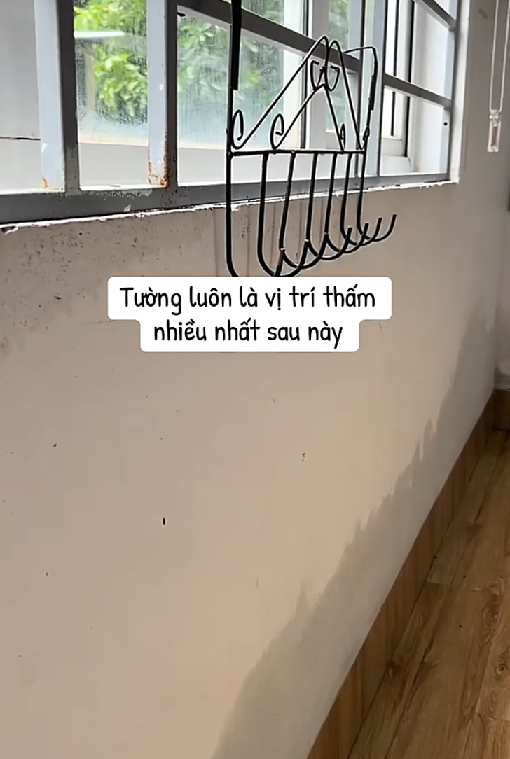 Nhà mới xây 2 năm đã loang lổ vì mưa kéo dài: Vì sao càng đục tường trát lại càng khó hết thấm?- Ảnh 7.