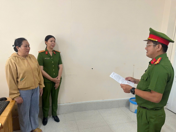 Bắt tạm giam bà chủ Phan Thanh Thúy SN 1974 liên quan đến giao dịch hơn 1,5 tỷ đồng- Ảnh 1.
