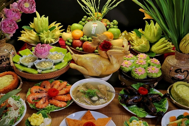 Thắp hương Rằm tháng 7, gà lễ nên quay vào trong hay quay ra ngoài bàn thờ? Thì ra nhiều người chưa biết - Ảnh 2.
