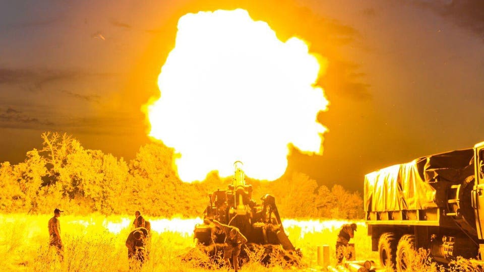 Nổ lớn Chernihiv, Tornado ồ ạt trút lửa khi quân Nga bất ngờ rút ở Lyman - Hé lộ động thái của Giám đốc CIA khiến ông Putin phản ứng mạnh - Ảnh 2.