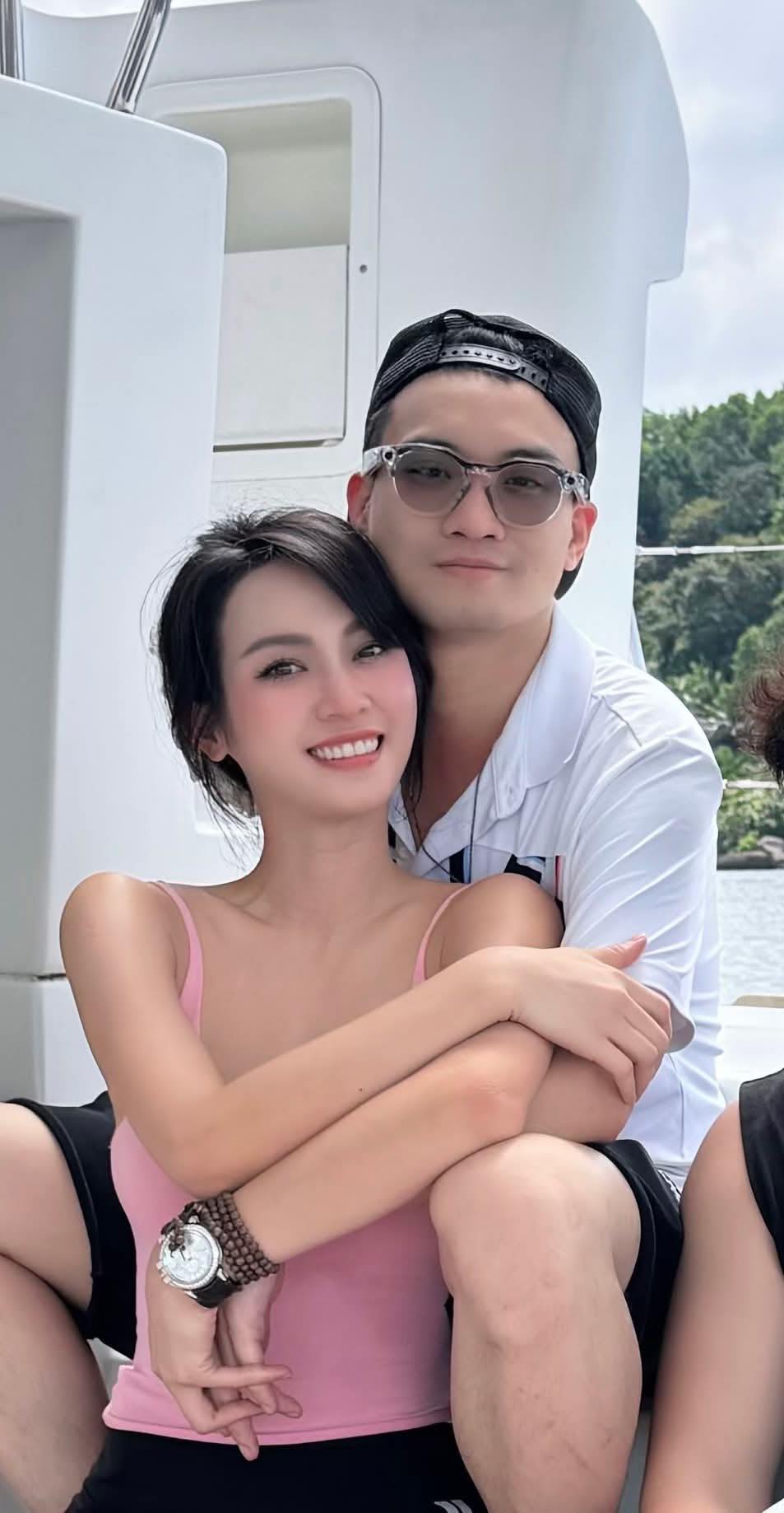 Thiếu gia Đức Phạm công khai ảnh Vũ Thuý Quỳnh mang bầu, hứa làm ông bố trách nhiệm- Ảnh 4. Thiếu gia Đức Phạm công khai ảnh Vũ Thuý Quỳnh mang bầu, hứa làm ông bố trách nhiệm- Ảnh 4.
