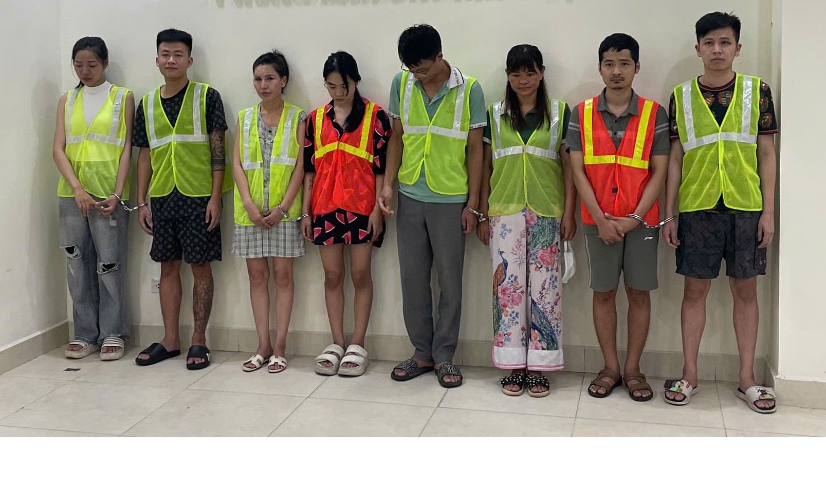 Tài khoản có nhiều giao dịch liên tục lên tới 100 tỷ đồng: 47 đối tượng bị công an Hà Nội điều tra - Ảnh 2.