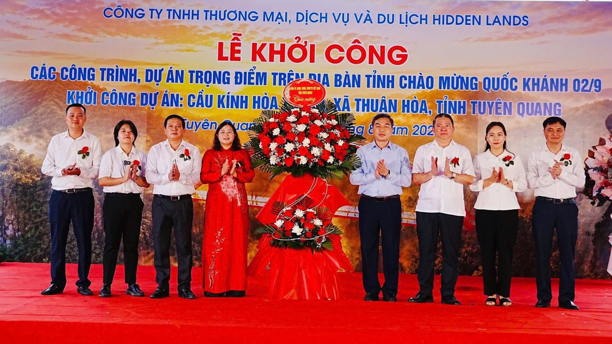 Việt Nam sắp có cầu kính vượt nhịp qua khe núi ở độ cao 120m, tổng vốn đầu tư hơn 180 tỷ đồng- Ảnh 2.