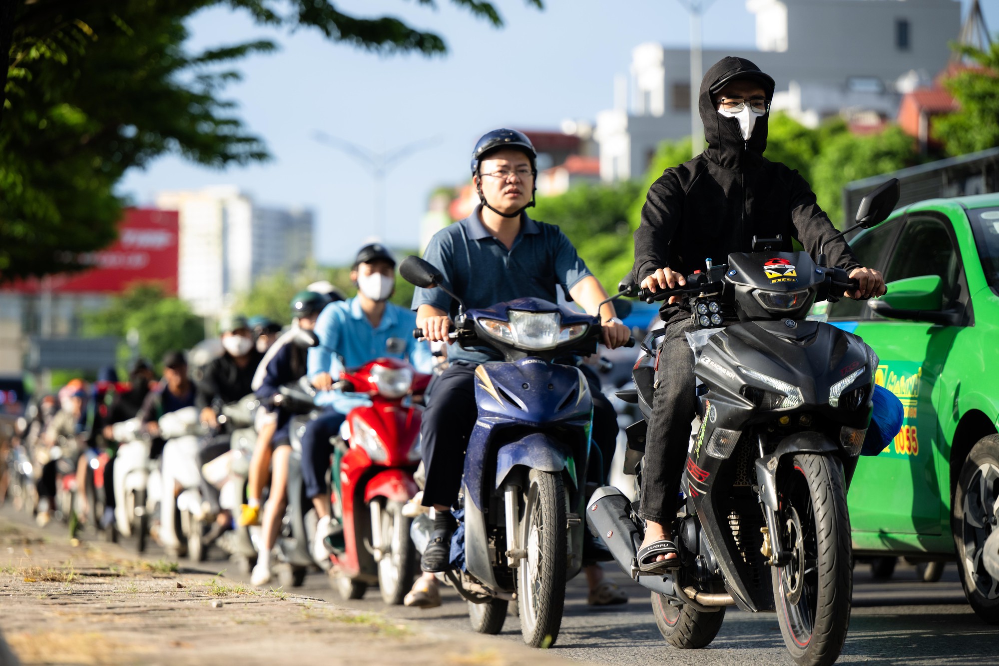 5 ngày nghỉ lễ bắt đầu từ mai: Đường phố Hà Nội và TPHCM lúc này! - Ảnh 34.