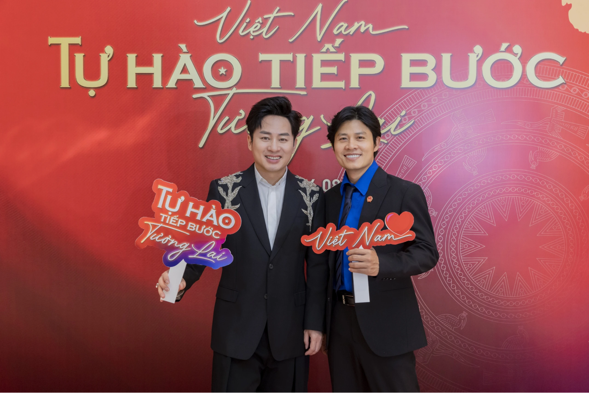 400.000 lượt xem Tùng Dương múa lân cạnh Công Vinh- Ảnh 6.