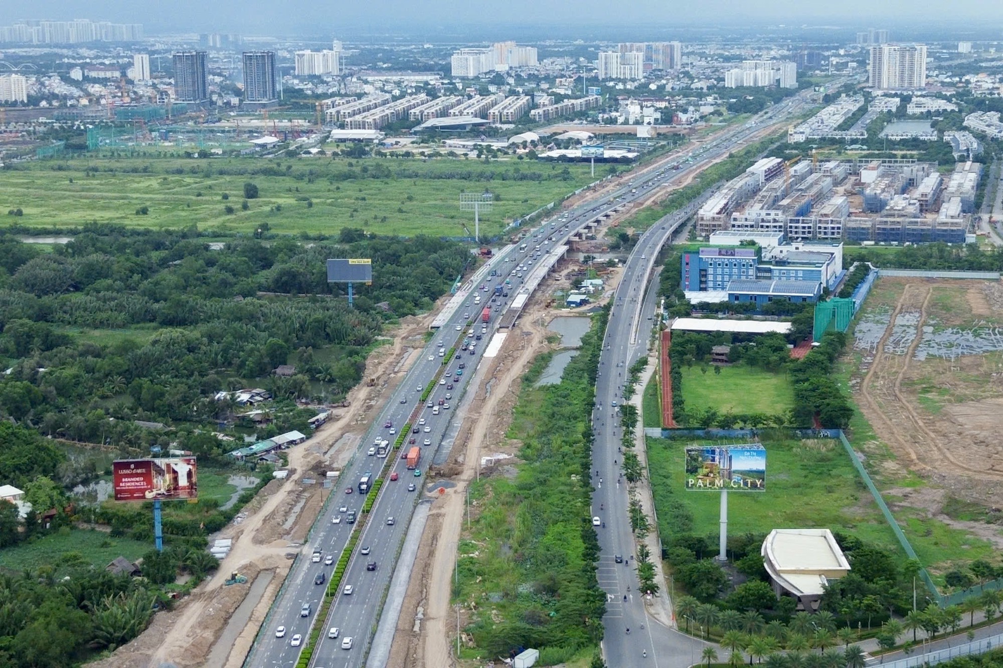 5 ngày nghỉ lễ bắt đầu từ mai: Đường phố Hà Nội và TPHCM lúc này! - Ảnh 26.
